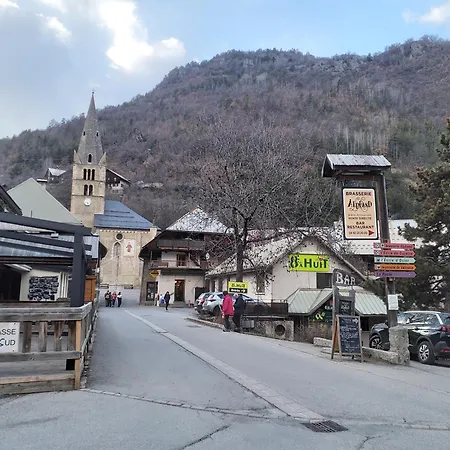 Les Ecrins Apartment *